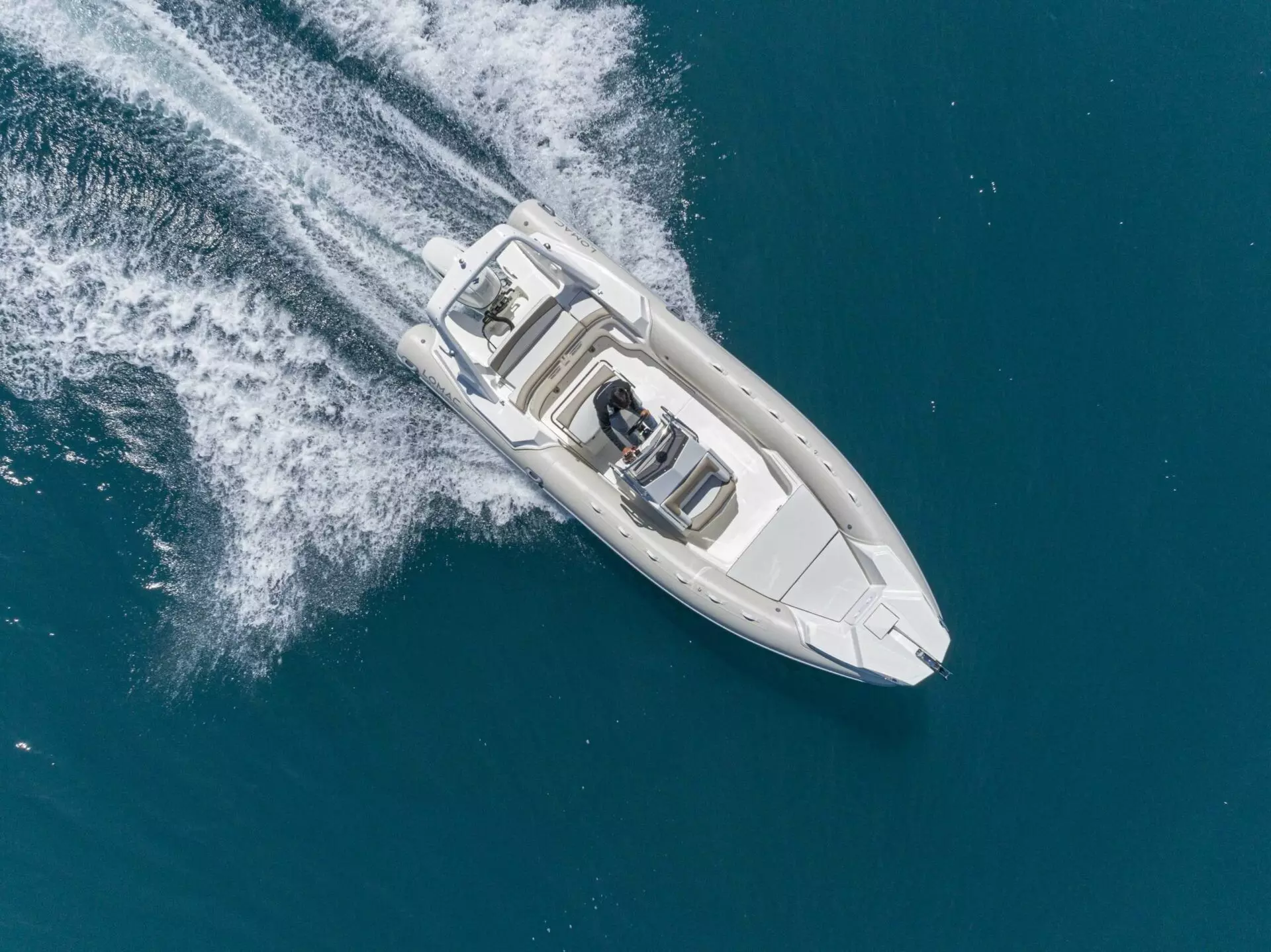 boat rent in malta 710 turismo power boat